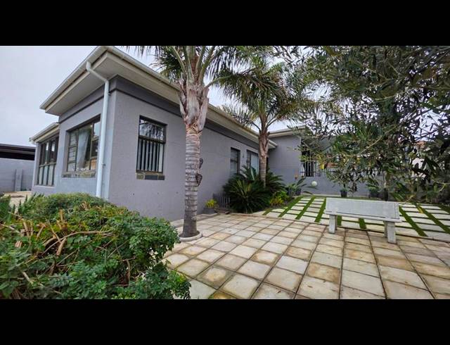 3 BEDROOM HOUSE FOR SALE IN REEBOK